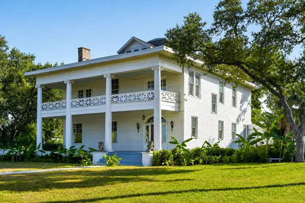 1309 N Adams Street, Beeville, TX 78102