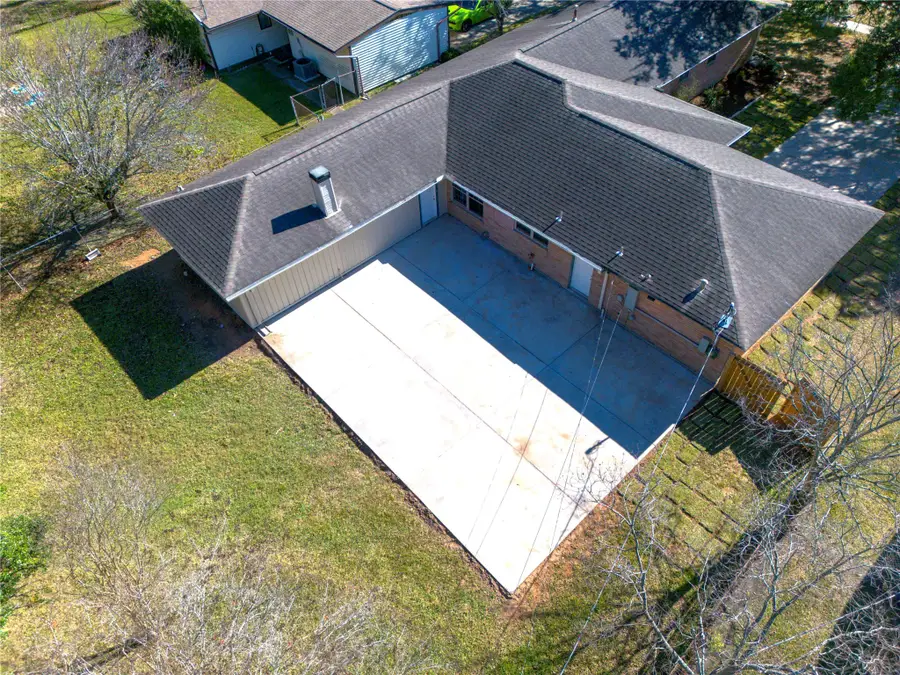 10207 Old Orchard Road, La Porte, TX 77571 - Image #2