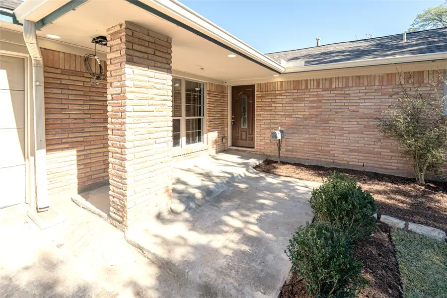 10207 Old Orchard Road, La Porte, TX 77571 - Image #3