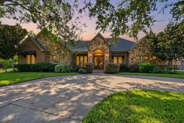 5411 Woodbury Street, Weston Lakes, TX 77441