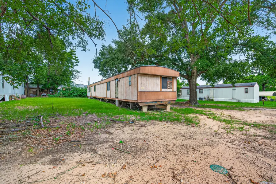 403 Young Street, Willis, TX 77378 - #2