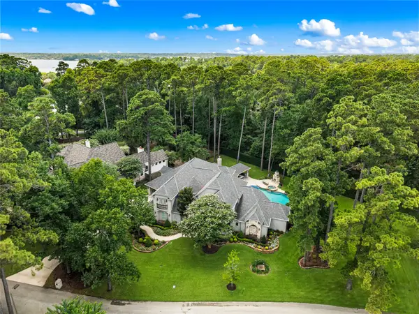 114 Fairwater Drive, Montgomery, TX 77356