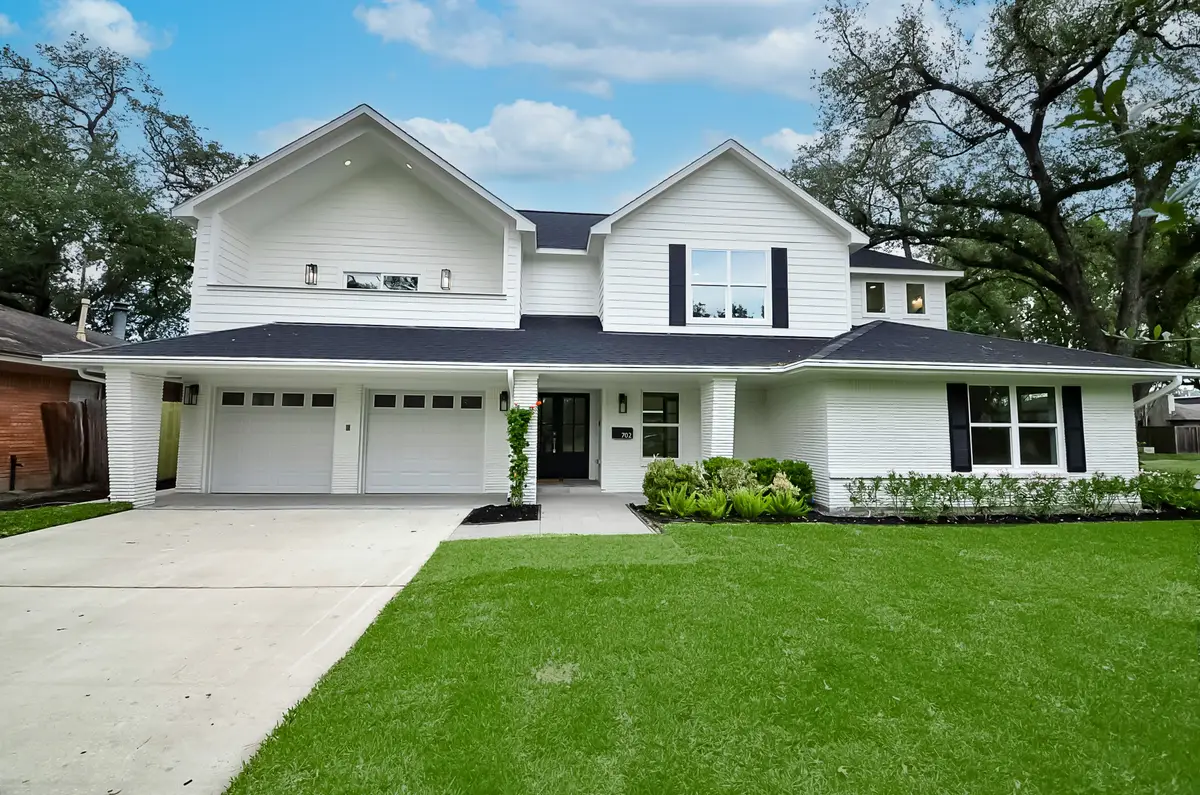 702 Azaleadell Dr, Houston, TX 77018 - Image #1