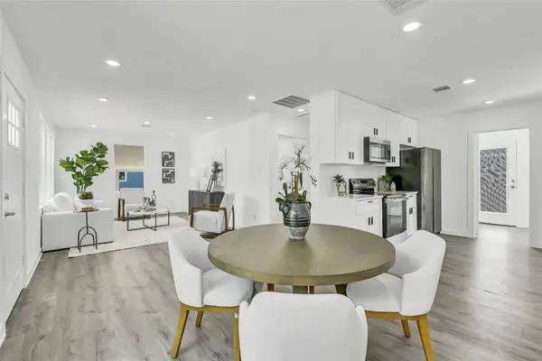 110 Harris Court, Houston, TX 77009