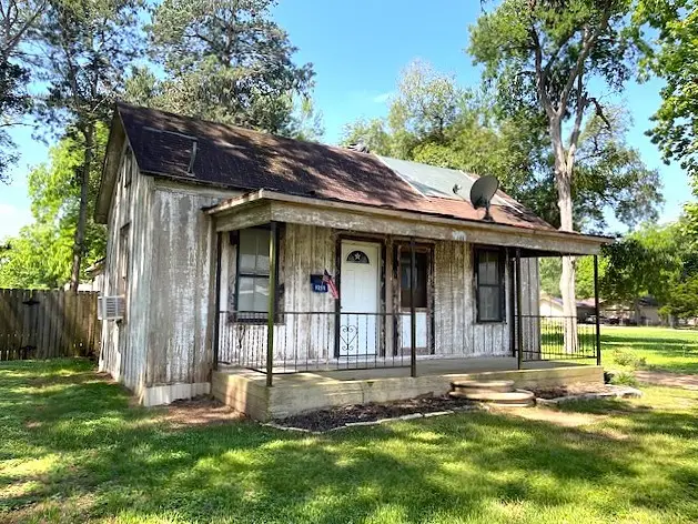 6211 Gresham Street, Wallis, TX 77485 - #1