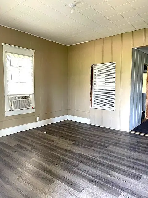 6211 Gresham Street, Wallis, TX 77485 - #2