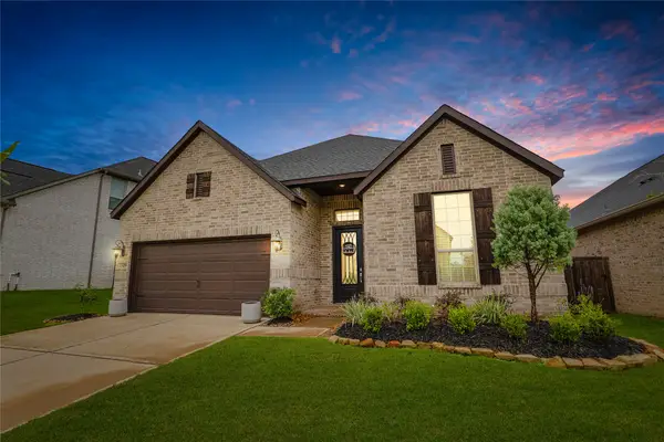 1329 Knollbridge Point Lane, Pinehurst, TX 77362