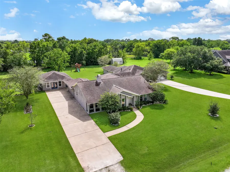 304 Chester Drive, Friendswood, TX 77546 - #2