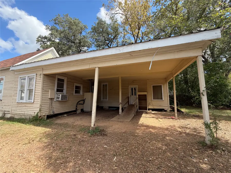 505 W Buck Street, Caldwell, TX 77836 - #3