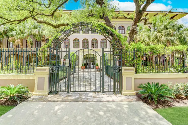 2700 Albany Street #3B, Houston, TX 77006