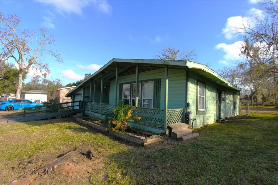430 Winding Way Street, Lake Jackson, TX 77566 - Image #2