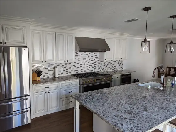 2621 Country Club Boulevard, Sugar Land, TX 77478