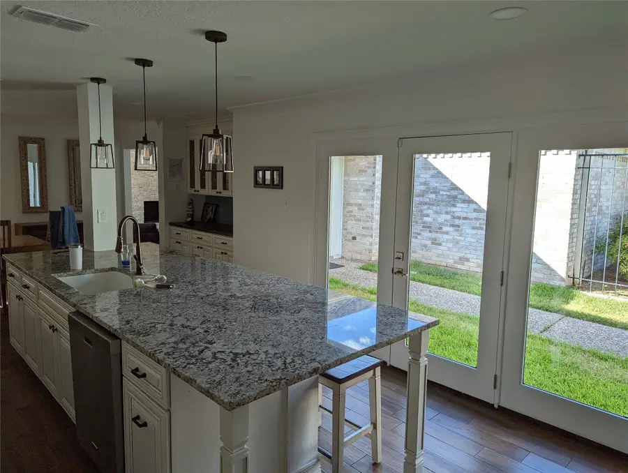 2621 Country Club Boulevard, Sugar Land, TX 77478 - #3