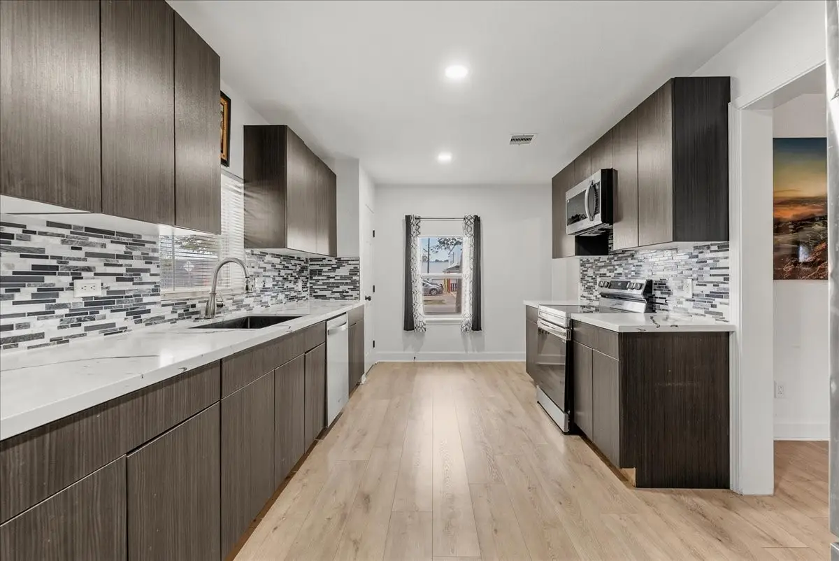 5201 Main Street, Santa Fe, TX 77510 - #1
