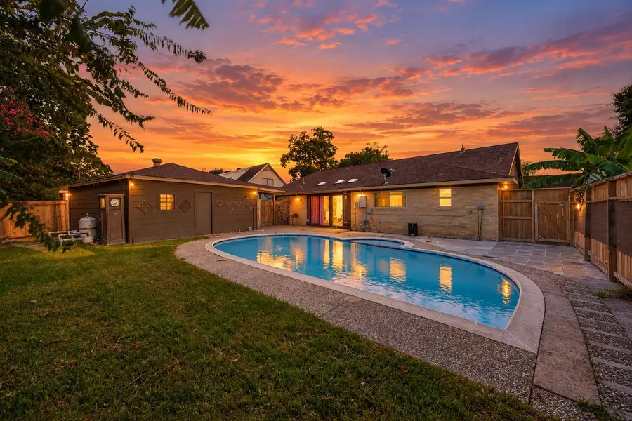 12302 Meadowdale Drive, Meadows Place, TX 77477 - #2