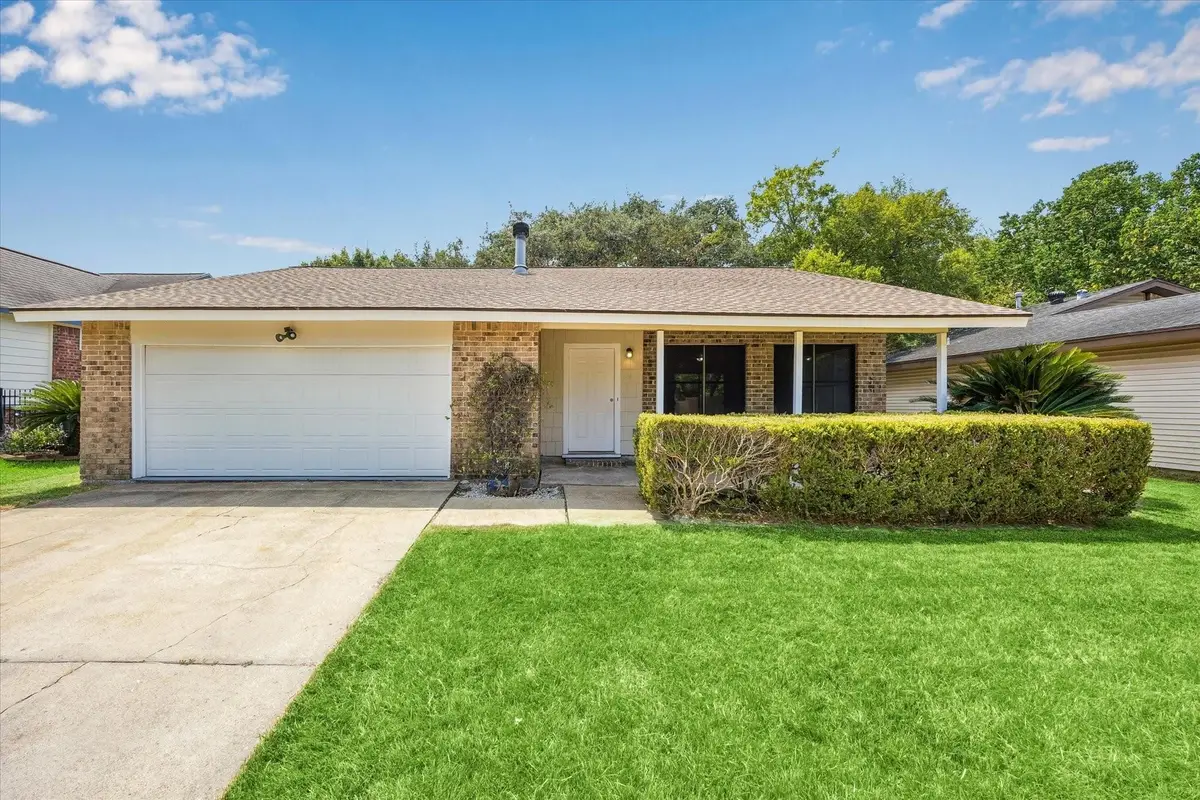 229 E Forest Avenue, Shoreacres, TX 77571 - #1