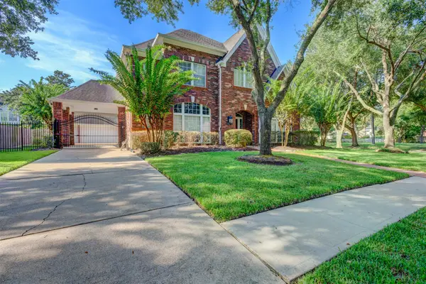 3202 Oakland Drive, Sugar Land, TX 77479