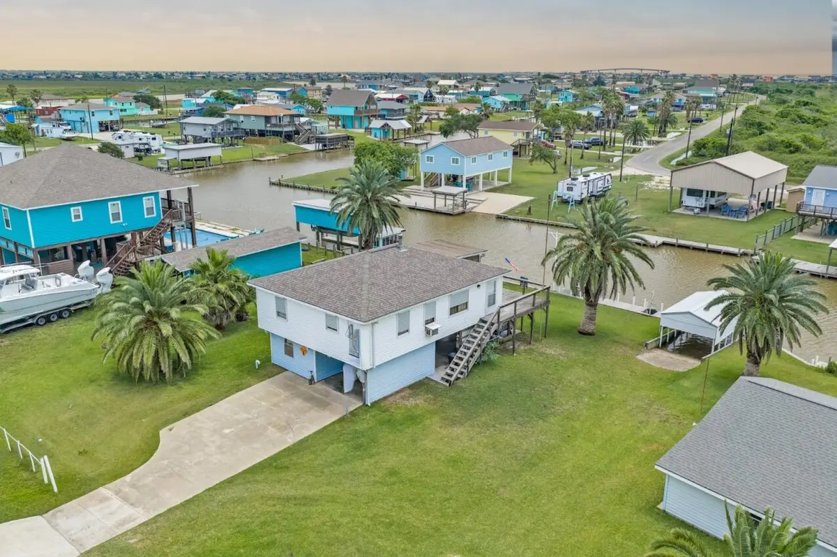 135 County Road 200, Sargent, TX 77414 - #1