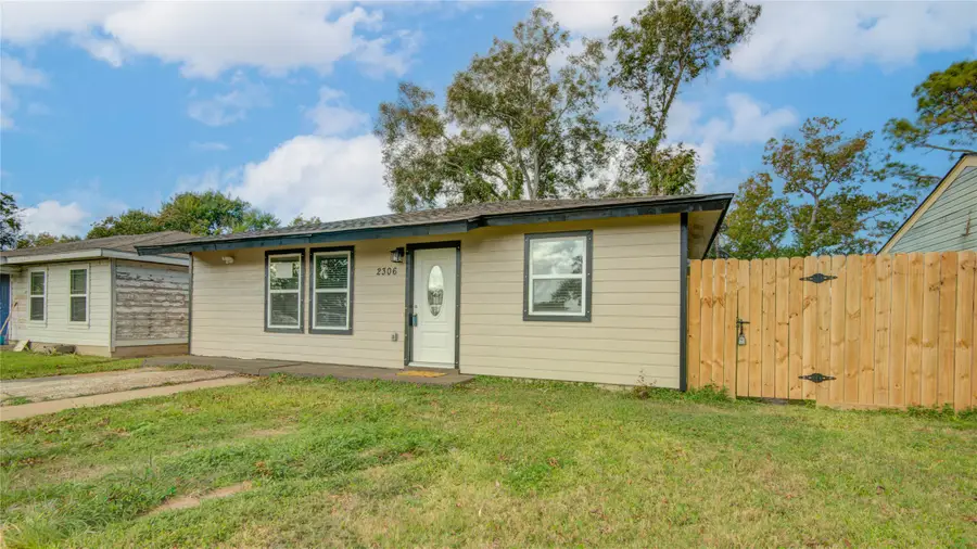 2306 19th Avenue N, Texas City, TX 77590 - #2