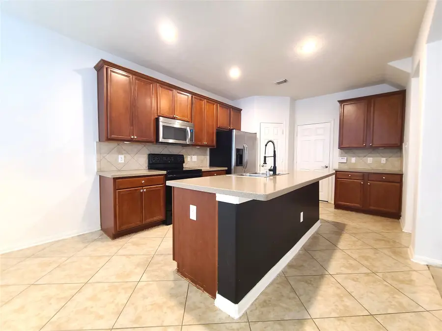 119 Benedict Canyon Loop, The Woodlands, TX 77382 - Image #3