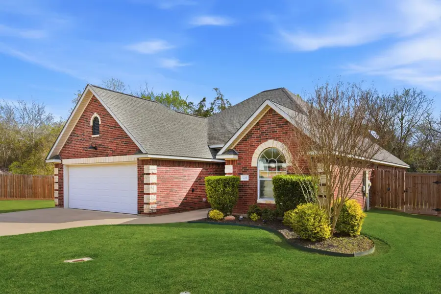 232 N Dixie Street, Brenham, TX 77833 - #2