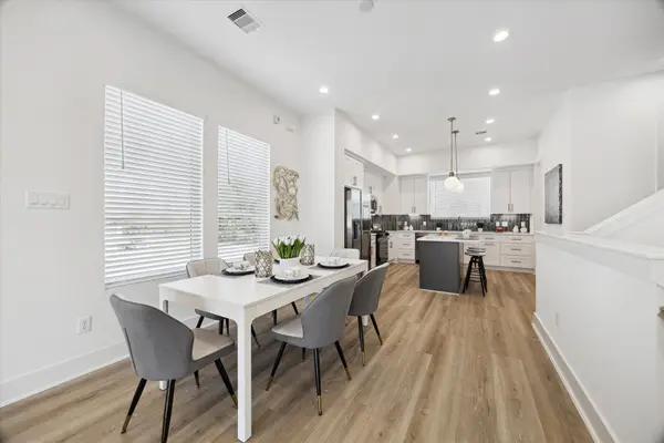 5616 Camino Encantado Drive, Houston, TX 77091