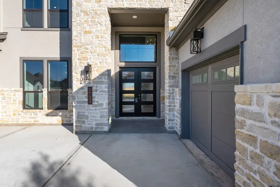 7723 Unicorn Clubtail Court, Fulshear, TX 77441 - Image #2