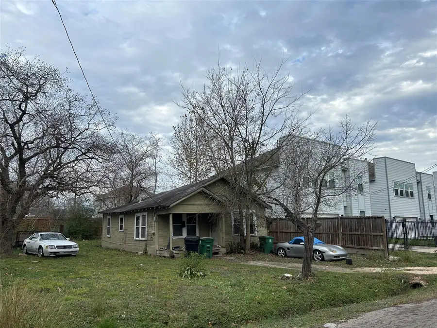 4917 Higgins Street, Houston, TX 77033 - #3
