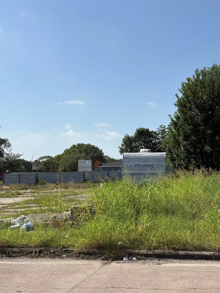 8626 Martin Luther King Boulevard, Houston, TX 77033 - #2