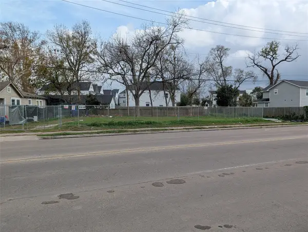 8506 North Main Street, Houston, TX 77022
