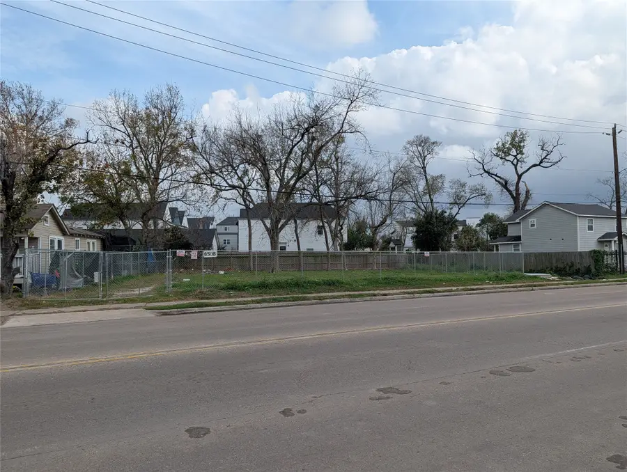 8506 North Main Street, Houston, TX 77022 - #2
