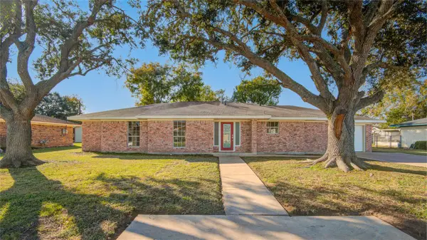 3416 Walnut Drive, Bay City, TX 77414