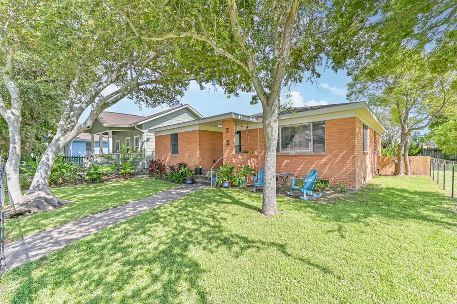 4328 Avenue S 1/2, Galveston, TX 77550 - #3