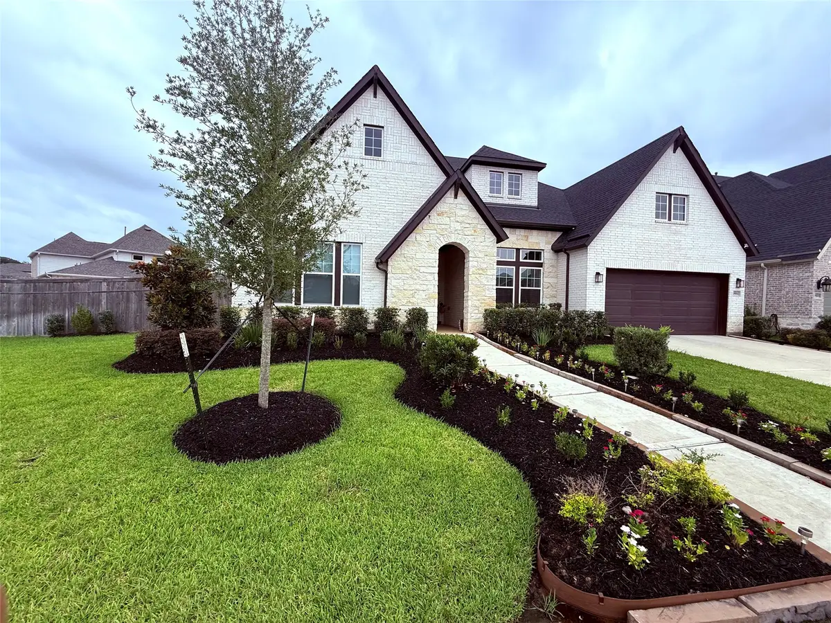 9911 Deep Water Dr, Missouri City, TX 77459 - #1