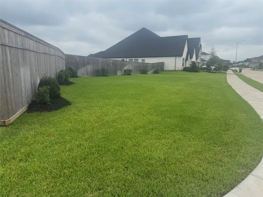 9911 Deep Water Dr, Missouri City, TX 77459 - #2