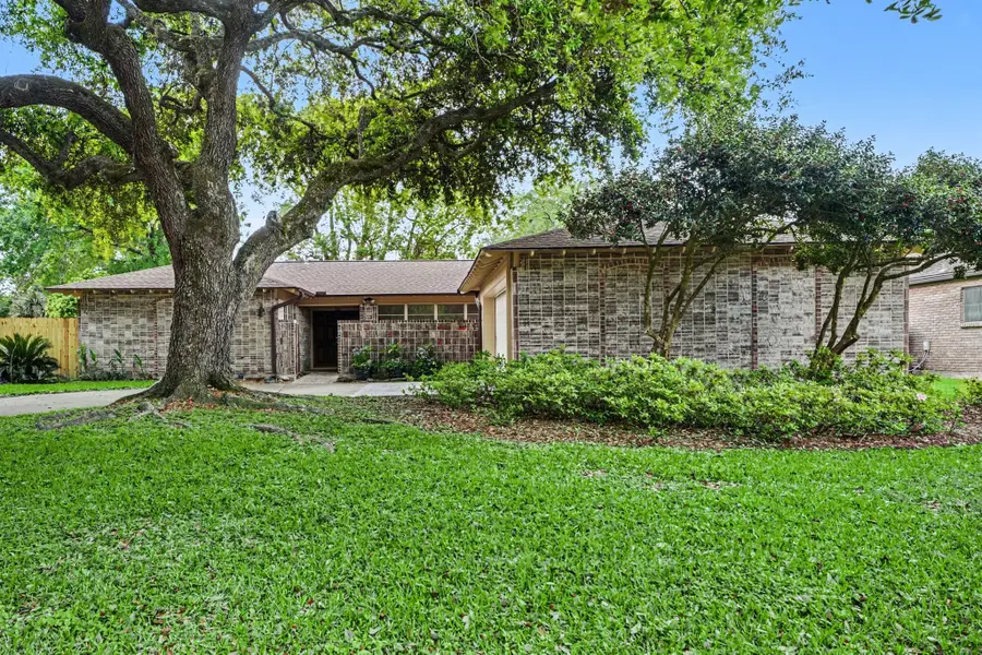 330 Biscayne Boulevard, El Lago, TX 77586 - #2