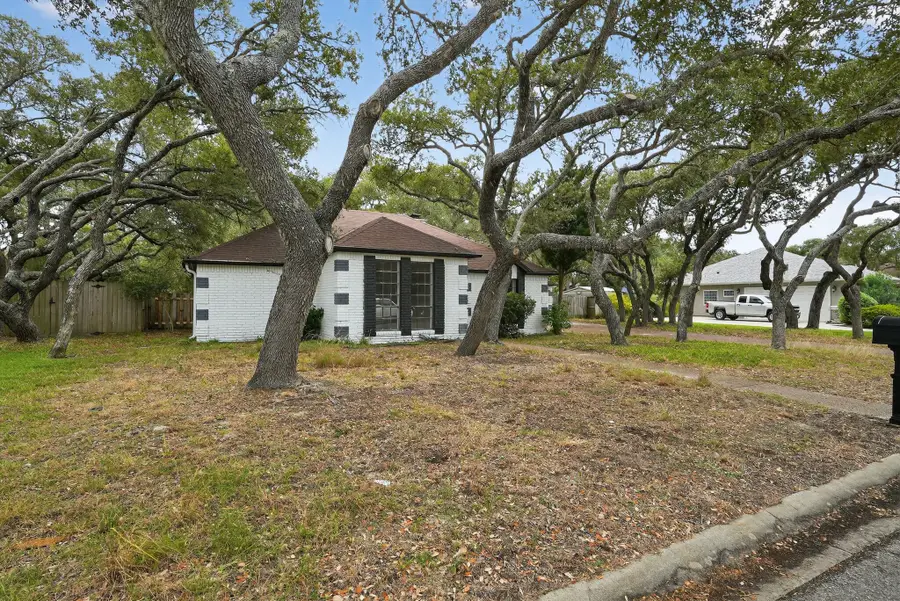 107 Cherry Hills, Rockport, TX 78382 - #2