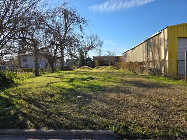 405 Eichwurzel Lane, Houston, TX 77009