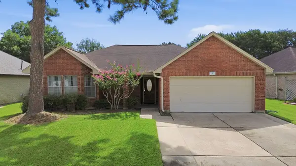 707 Laurel Grove Lane, Pearland, TX 77584