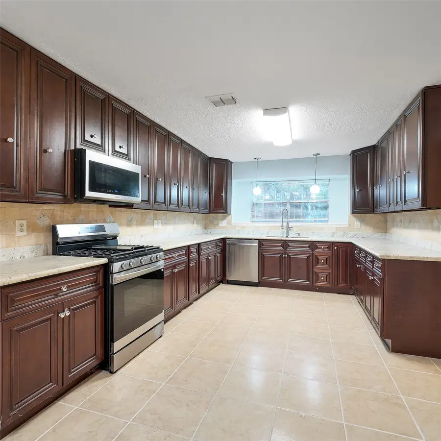 813 Glen Hollow Court, Conroe, TX 77385 - #2