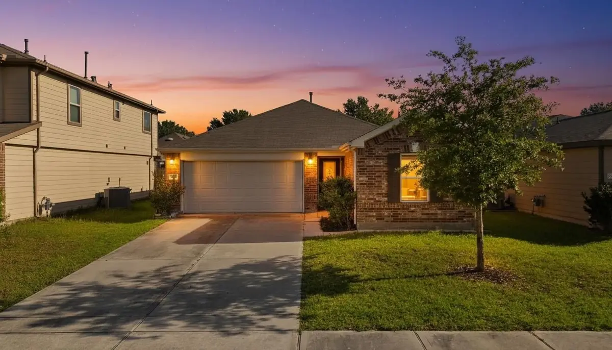 2611 Hawthorn Mill Lane, Houston, TX 77038 - #1