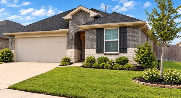 5002 Natchez Trace, Arcola, TX 77545