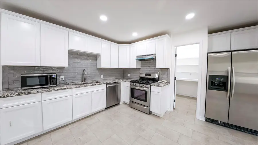 911 Depot Street, El Campo, TX 77437 - Image #2