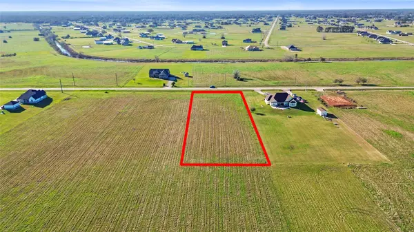 365 Brahman Trail, Angleton, TX 77515