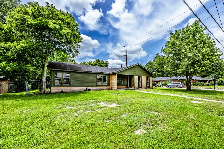 1604 Avenue P, Huntsville, TX 77340 - #2
