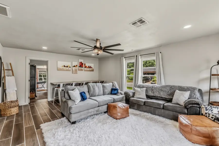 1604 Avenue P, Huntsville, TX 77340 - #3
