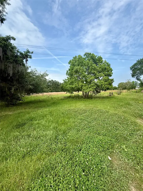 33 N County Road 2066, Liberty, TX 77575