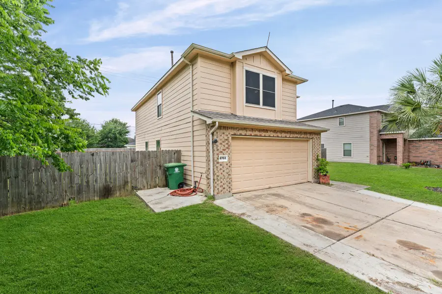 8703 Summerset Meadow Court, Houston, TX 77075 - #3