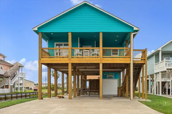 923 Tidelands Drive, Crystal Beach, TX 77650