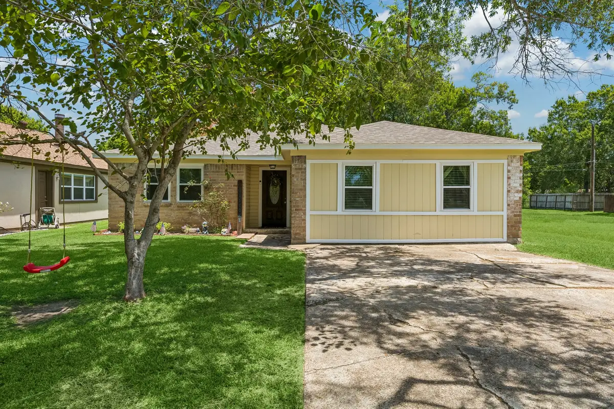 425 S Brownell Street, La Porte, TX 77571 - #1